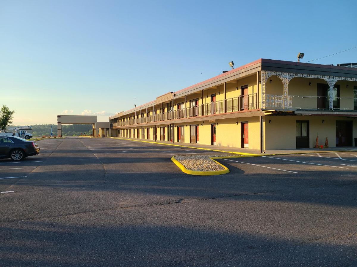 Motel Red Roof 2*
