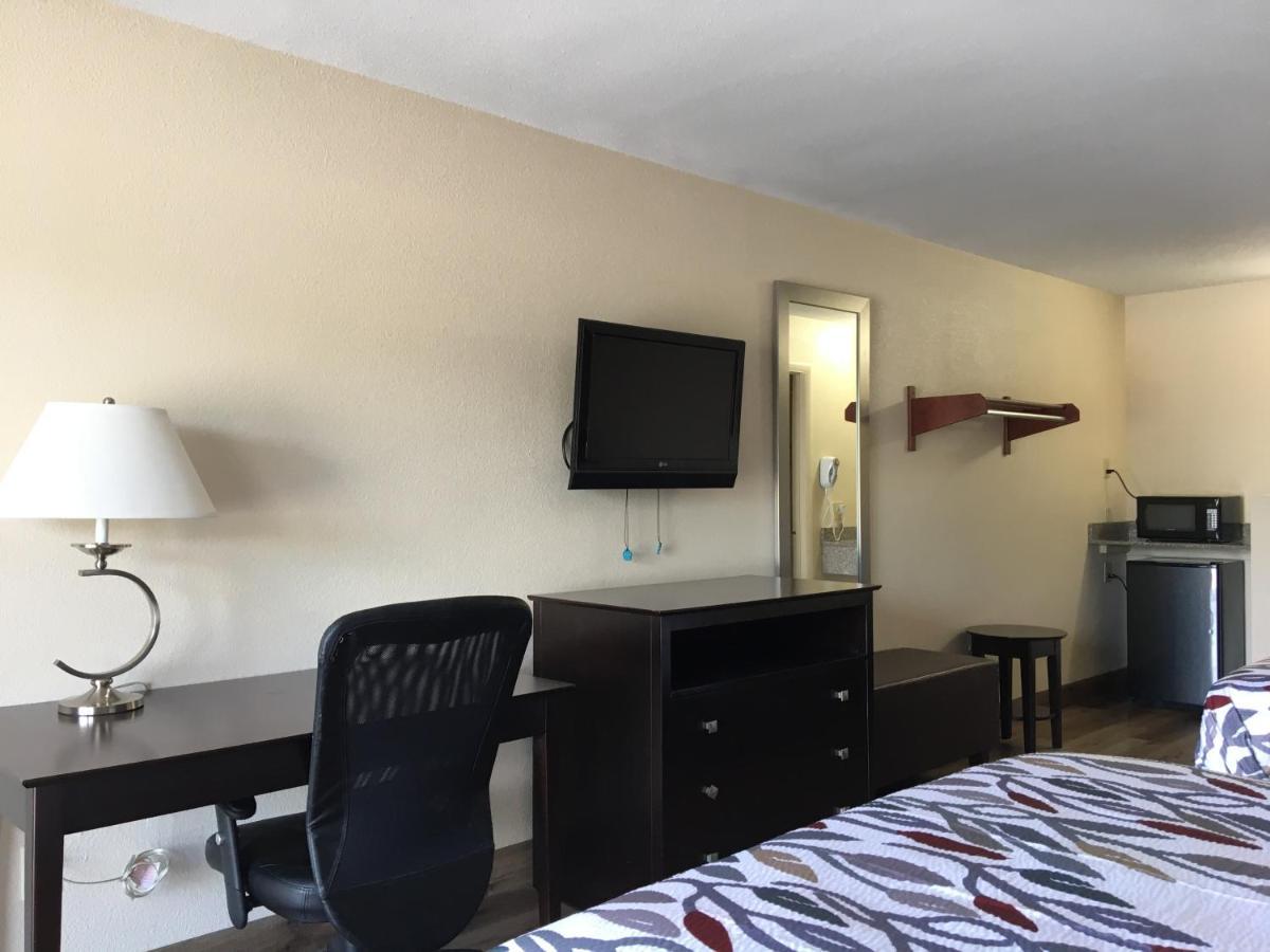 Red Roof Motel 2*